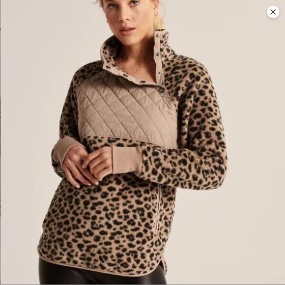 Abercrombie & Fitch Tops - Abercrombie & Fitch Cheetah Print Quilted Fleece Pullover Jacket Women's XL